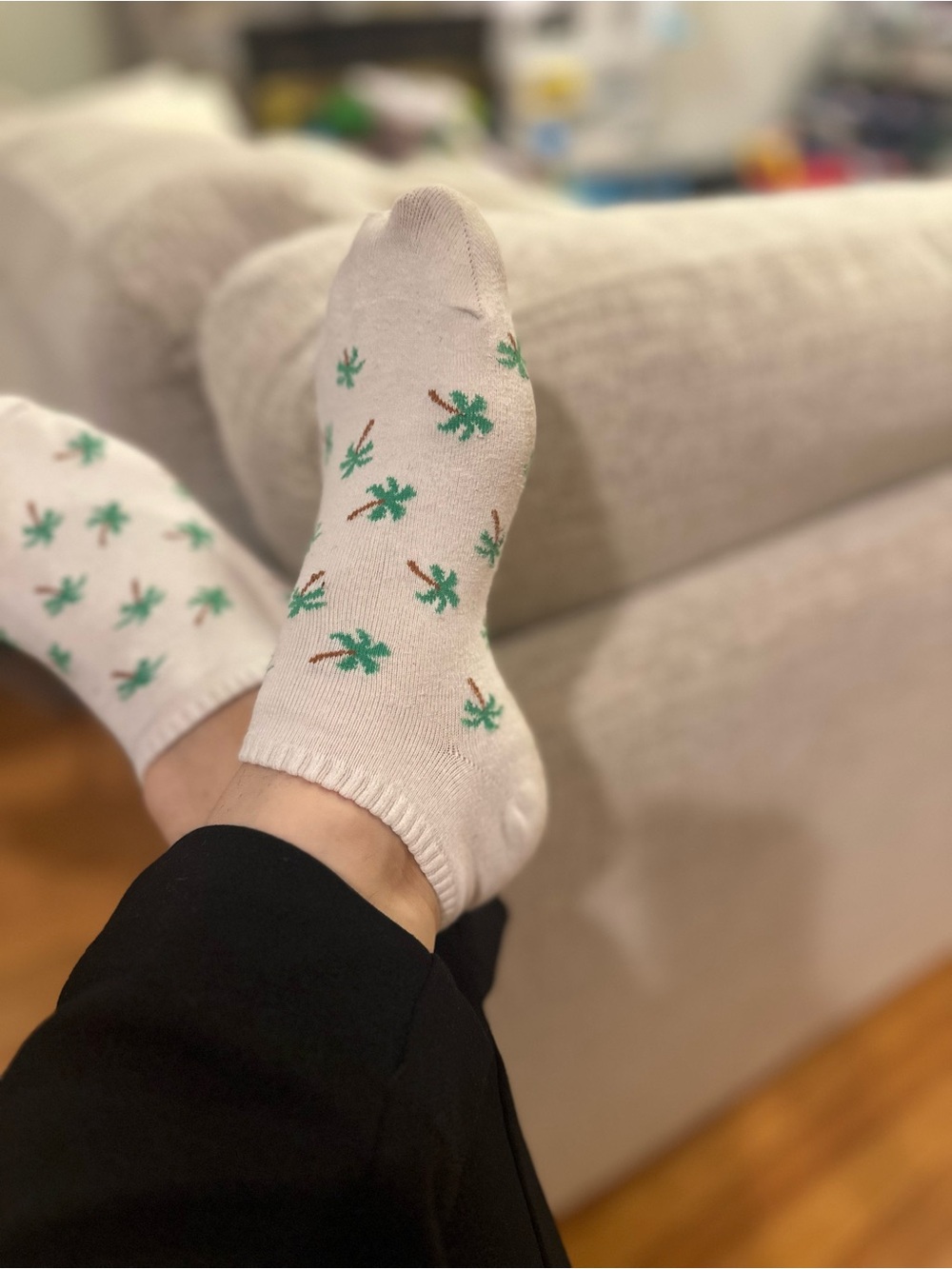 Women’s Palm Print Ankle Socks - White with Green Palm Trees